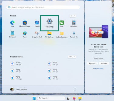 Windows 11 start menu, showing how access the Settings app.